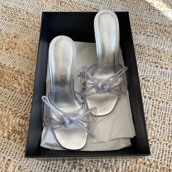 NWB Larroude Mariah Mule Sandal In Silver Metallic Leather and Vinyl, 7.5 - Picture 5 of 12